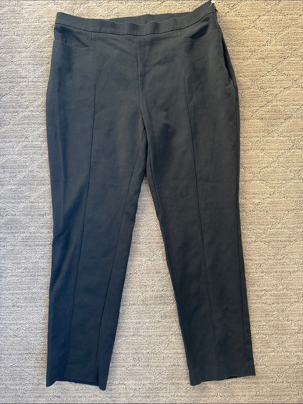 Akris Punto Black Cropped Ponte Ankle Pants with Front Seam